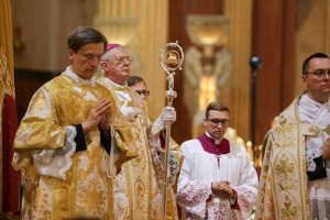 arcybiskup pozzo na warsztatach ars celebrandi w licheniu